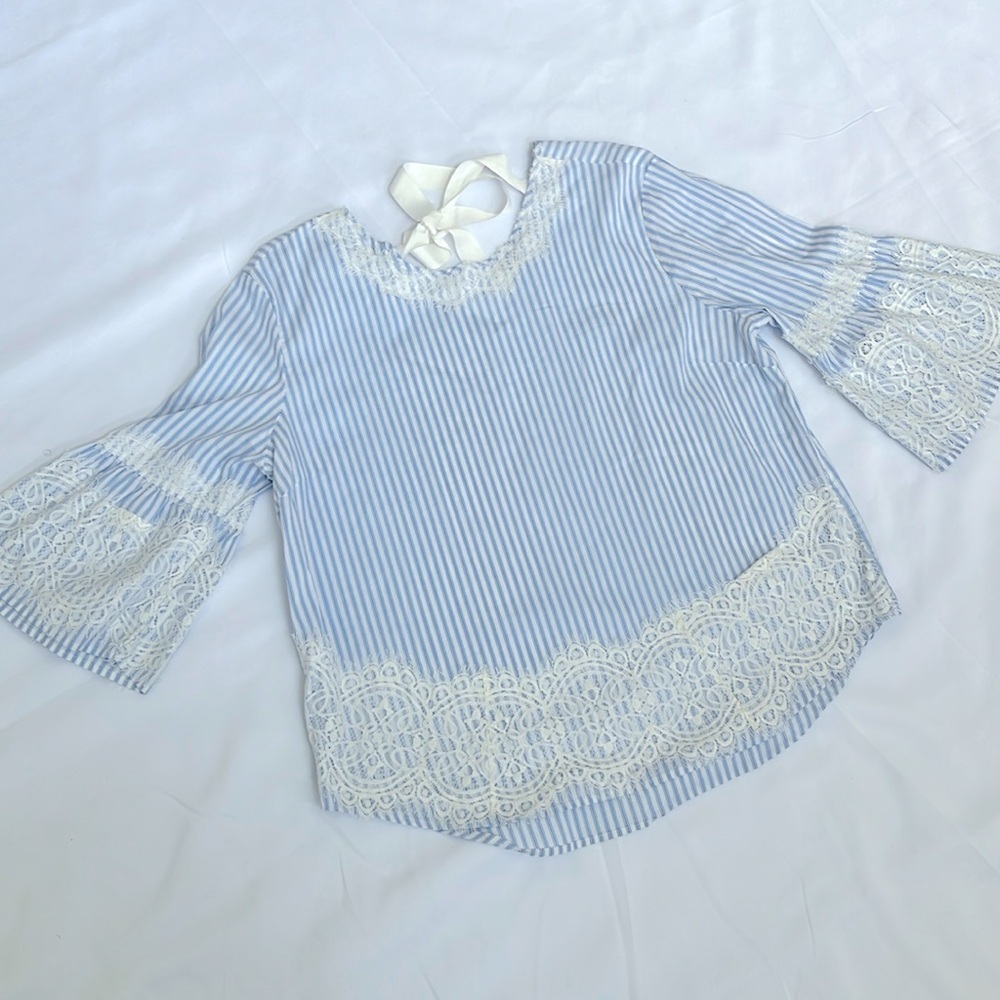 ✔️Grand and Greene Flare Sleeve Blue Striped Lace Top XL